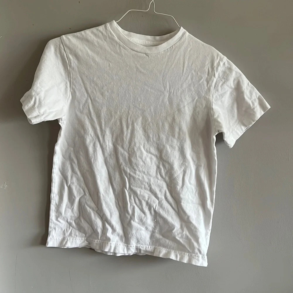 White tee shirt